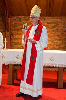 Bishop Pat Dunne at Glendowie Parish Confirmation photographed by Michael Smith Photography